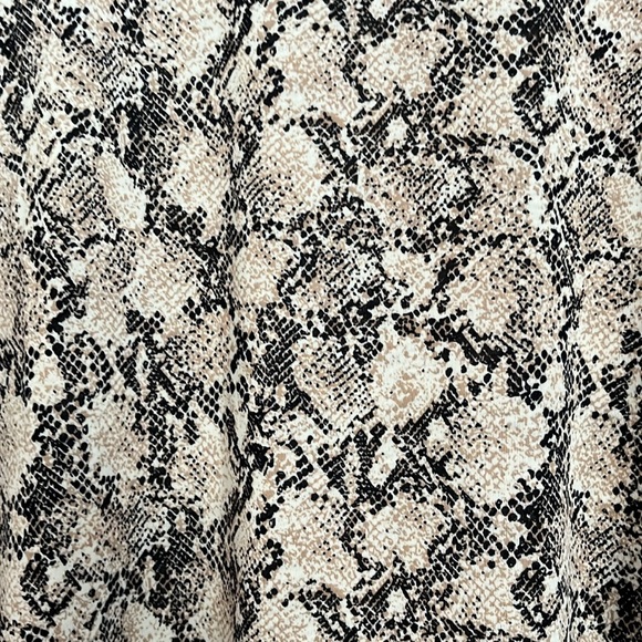 M&S Collection short sleeve top
Multi Browns. Size USA 10 - Picture 3 of 6